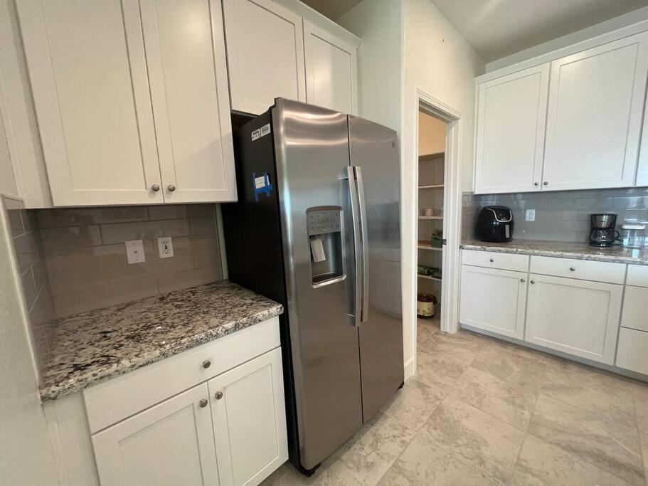 Brand-New, Beautiful & Stylish Home In Sacramento! Bagian luar foto