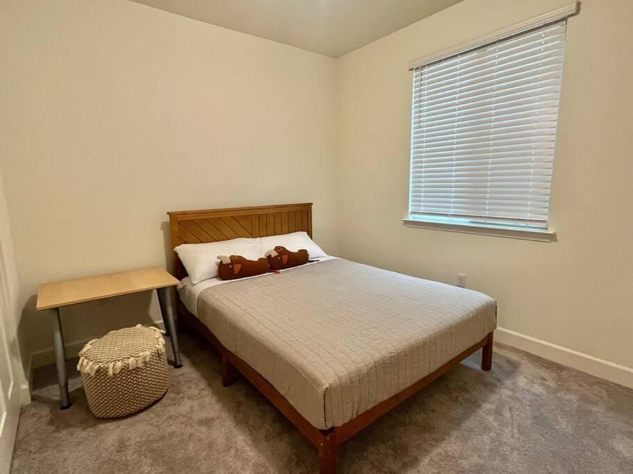 Brand-New, Beautiful & Stylish Home In Sacramento! Bagian luar foto