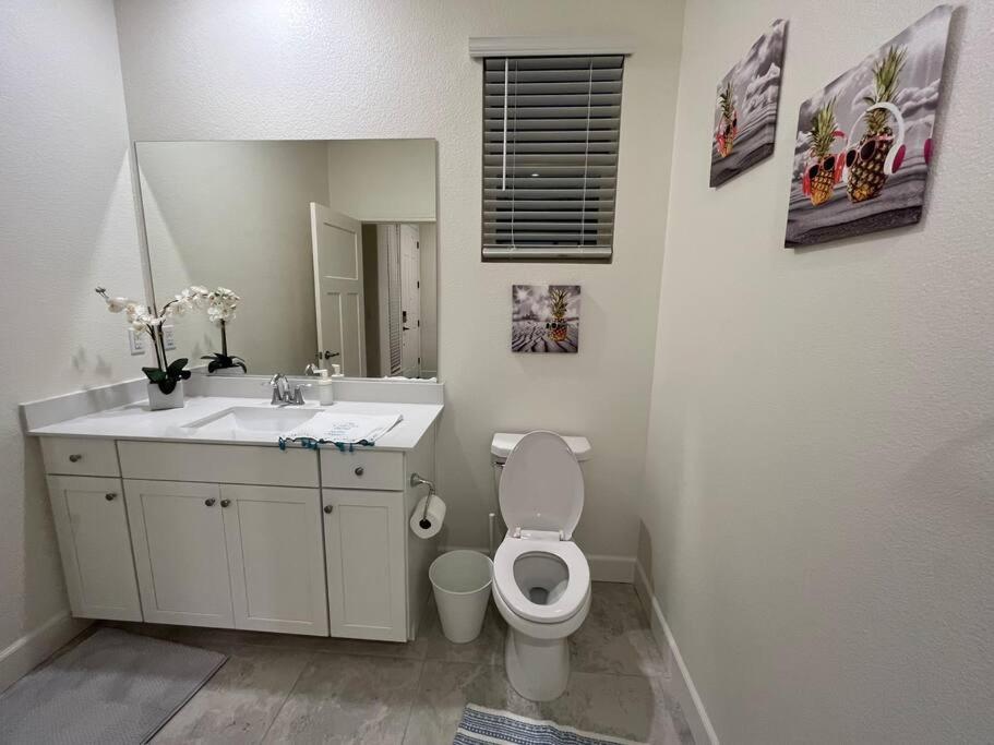 Brand-New, Beautiful & Stylish Home In Sacramento! Bagian luar foto
