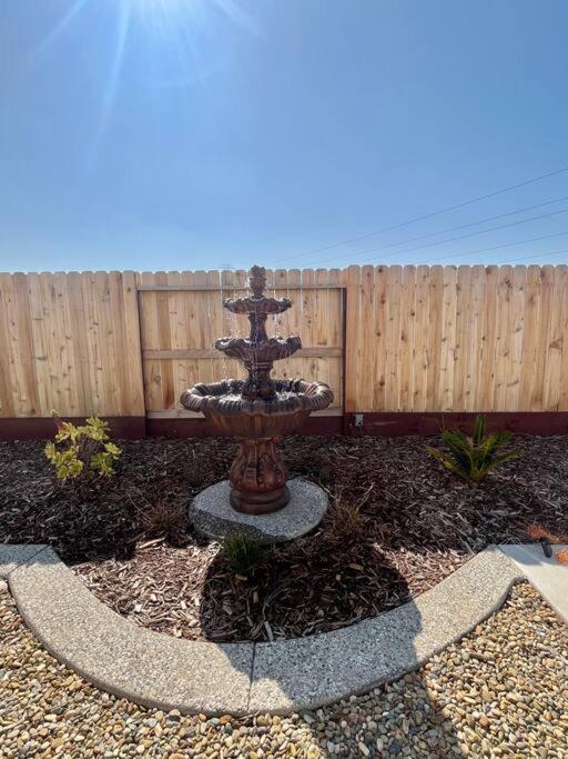 Brand-New, Beautiful & Stylish Home In Sacramento! Bagian luar foto
