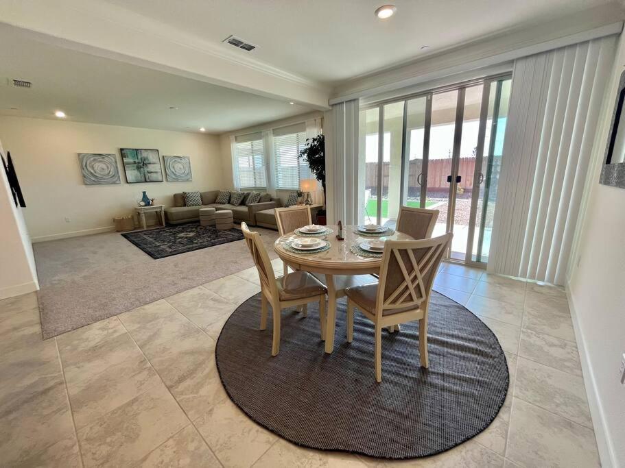 Brand-New, Beautiful & Stylish Home In Sacramento! Bagian luar foto